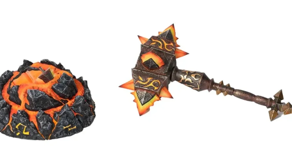 Une statuette Sulfuras, Main de Ragnaros, est disponible chez Blizzard Gear