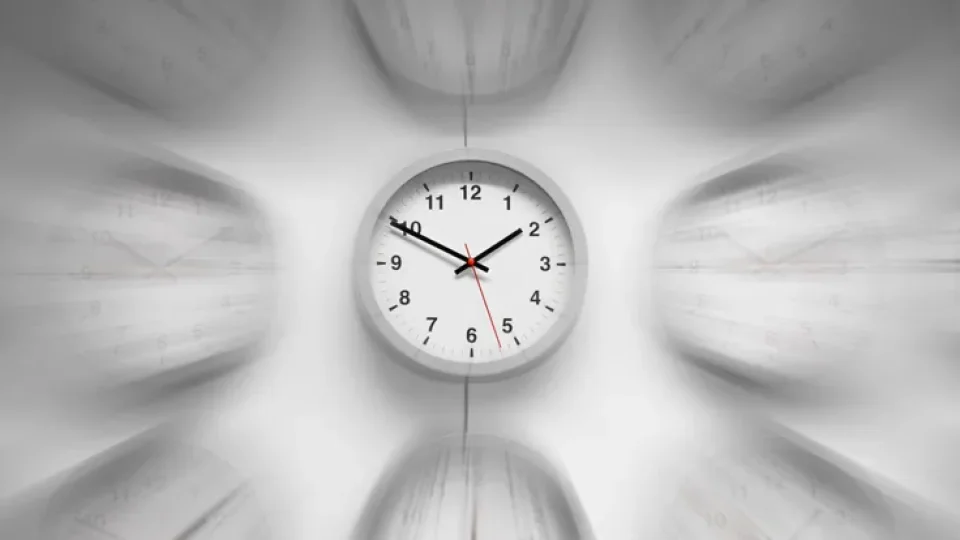 Pourquoi le temps s'arrête en famille... et accélère devant un écran